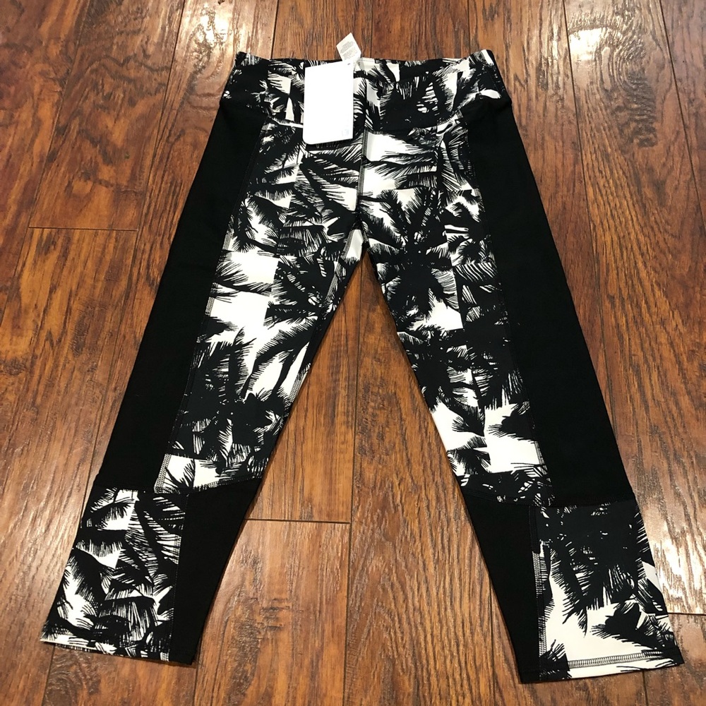 Fabletics leggings black and white trees